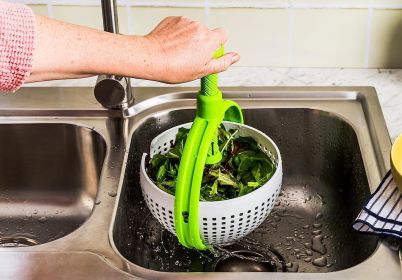 Spina | Easy-To-Use Salad Spinner | Non-Scratch, Nylon Spinning Colander | Lettuce Spinner | Colander with Collapsible Handle |  Green - Spinners-sala